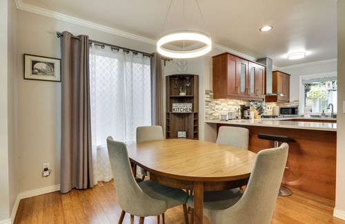 Mount Park House | Lake Oswego Home w/Deck 9 Mi to Downtown Portland