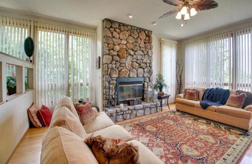 Mount Ida Apartment | Lake Ouachita Vacation Rental with Community Pool