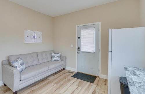 Lake Ozark Apartment | Lake Ozark Apartment with Balcony Less Than 1 Mi to Water!
