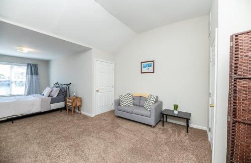 North Charleston House | Lake Palmetto Hidden Gem