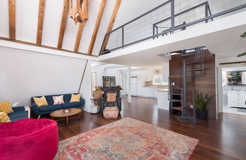 Vassar House | Lake Pomona - A Frame