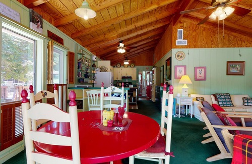 Lakemont House | Lake Rabun vintage boathouse with two suites & amazing views