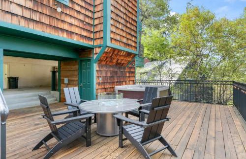 Cedar Glen House | Lake Reflection Point Upscale Lake House 4 Bed and 4.5 Bath