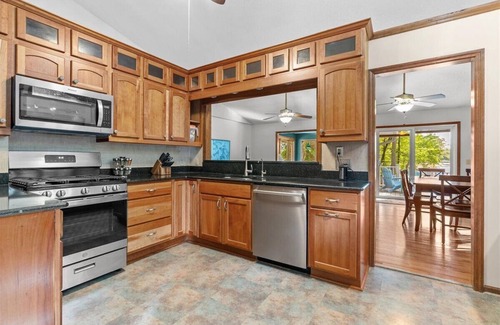 Henrico House | Lake Relaxin` | Fabulous Flat Lot | Great Water View!