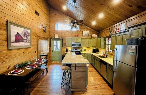 Hochatown Cabin | Lake Ridge Retreat- Broken Bow/Hochatown- 2bd