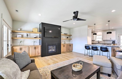 Davenport House | Lake Roosevelt Getaway w/Lake + Mountain Views!