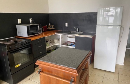 Tikitere Apartment | Lake Rotoiti - hot water creek.