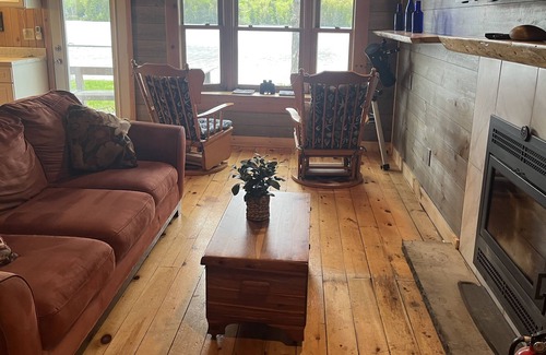 Baileyville Cabin | Lake Side Rustic Cabin