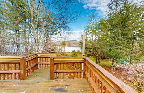Blakeslee House | Lake Sinca Sanctuary