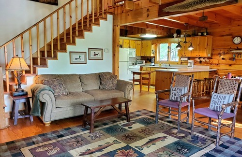 Lake Oconee House | Lake Sinclair Log Cabin with Private Beach
