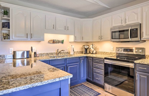 Eatonton House | Lake Sinclair Waterfront Home with Private Dock and Fire Pit