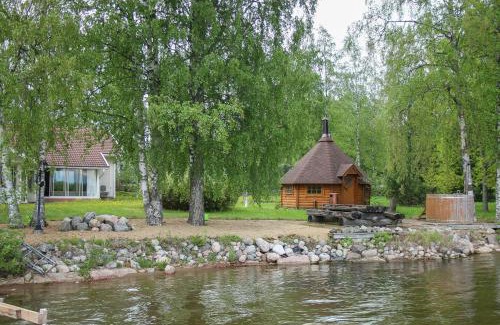 Hollola House | Lake Suite Family