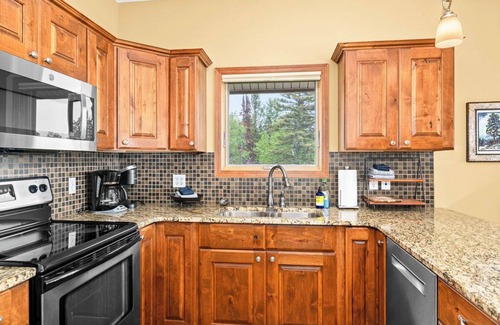 Lutsen House | Lake Superior view, 4-bed, short drive to Lutsen Mtn