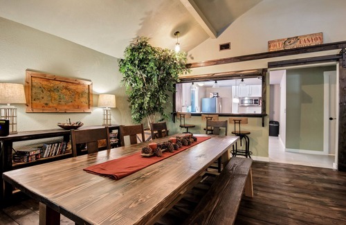 Kingston House | Lake Texoma: Hidden cabin in the woods near Buncombe Creek Marina