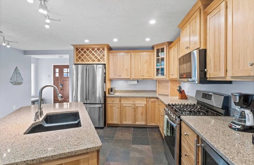 Valois Cottage | Lake Therapy On Keuka | Lakefront | FLX | Hot Tub