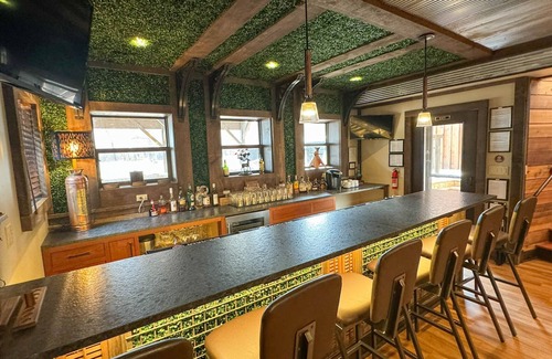 Nekoosa House | Lake Tower Lodge 6 Bed 4Bh Theater Game Bar Resort Amenities <3M to Premier Golf