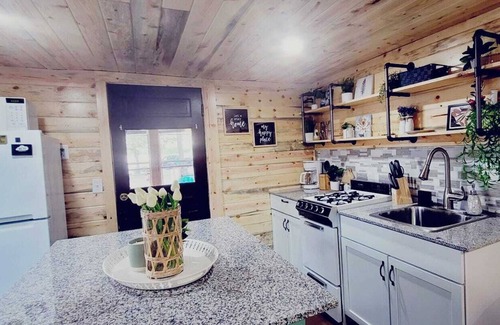 Alexandria Cabin | Lake Victoria, Yellow Cabin , Panoramic views overlooking the lake