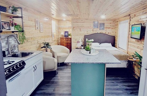 Alexandria Cabin | Lake Victoria, Yellow Cabin , Panoramic views overlooking the lake
