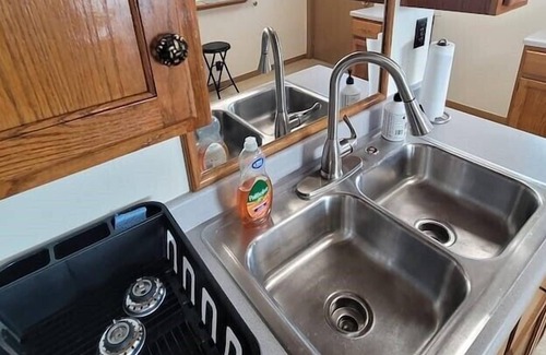 Two Rivers Apartment | Lake View Apartments on Memorial - Unit B
