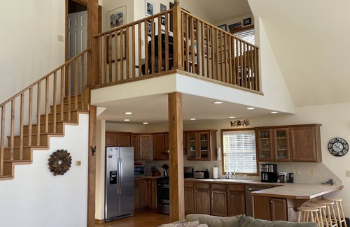 Twin Lakes Ski Chalet | Lake View at the Lone Pine Lodge. 4 beds 2 Bath. Sleeps 6. License 2025–072