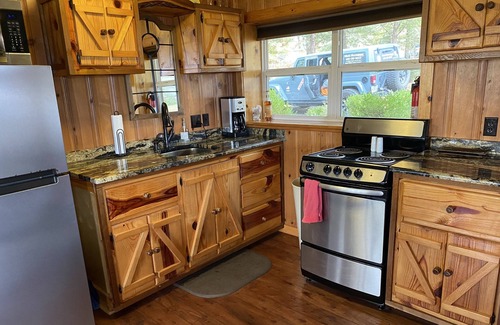 Pettit Cabin | Lake View Cabin, weekend GETAWAY at Tenkiller Lake