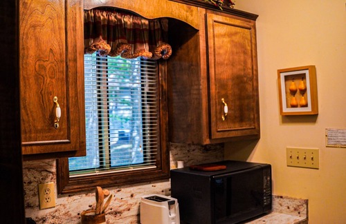 Pine Mountain Ski Chalet | Lake View chalet with screened in porch perfect for weekend getaway!