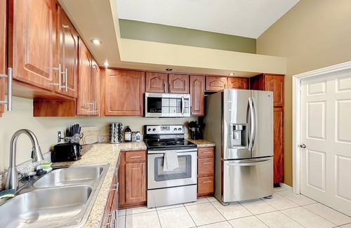 Meadow Woods House | Lake View Charmer l Private Pool l Pets l Disney