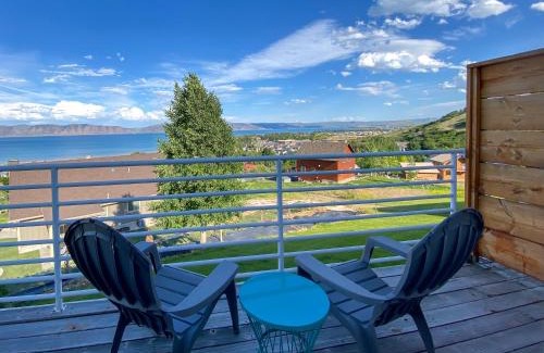 Harbor Village House | Lake View Condo 902 4