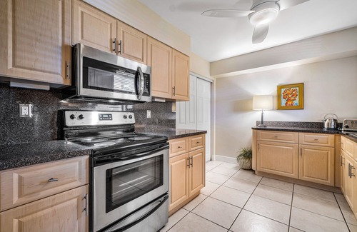 Delray Beach Condo | Lake View Condo, Close to Beach And Downtown Delray