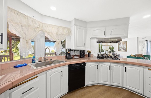 Lake Elsinore House | Lake view/fishing/orchard