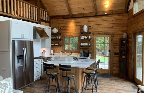 Guntersville House | LAKE VIEW Guests rave "Perfect family getaway spot" 3 mi to exciting City Harbor