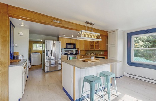Penn Yan House | Lake view home minutes from town with deck, fireplace, grill & firepit