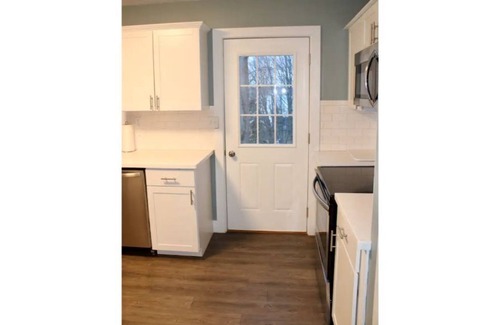 Whitehall House | Lake View Home