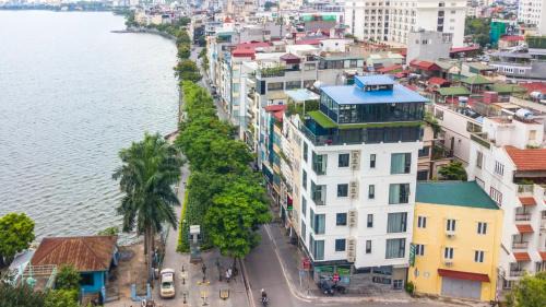 Thuy Khue Hotel | Lake View Hotel