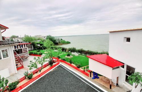 Navodari House | Lake View House