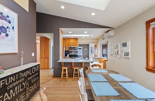 Carver House | Lake View House with Beautiful 4.5 Acres to Explore