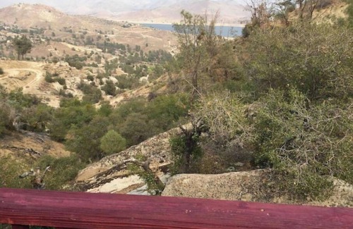 Wofford Heights Cabin | Lake View Hungry Gulch Cabin Stargazing & Boulders