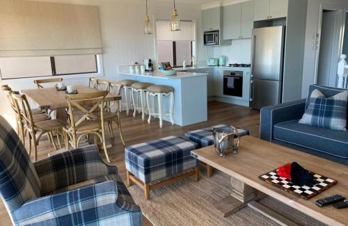 Jindabyne Villa | Lake View Lodge on Snowridge