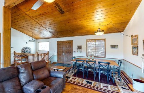 Crestline House | Lake View Magic