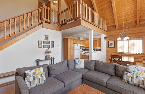 June Lake House | Lake View Mountain Cabin