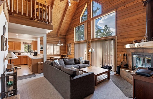 June Lake House | Lake View Mountain Cabin