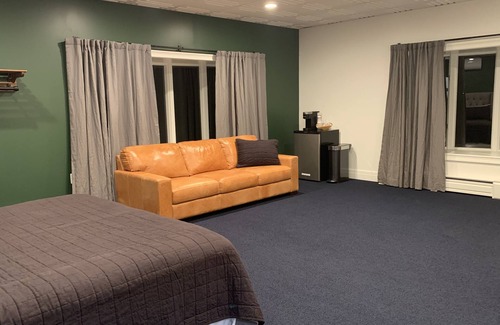 Hector Apartment | Lake view on wine wine trail and just 10 minutes to Watkins Glen