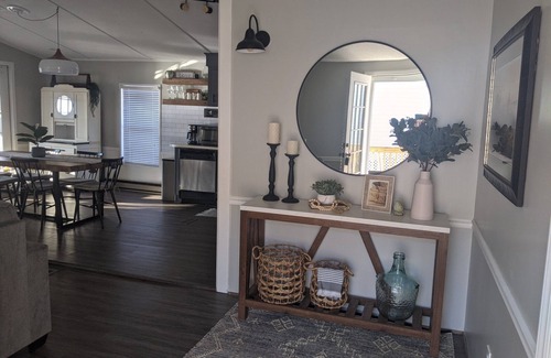 New London Resort | Lake view retreat steps to Badin Lake! Pool, Beach, Restaurant/Bar & Boat Launch