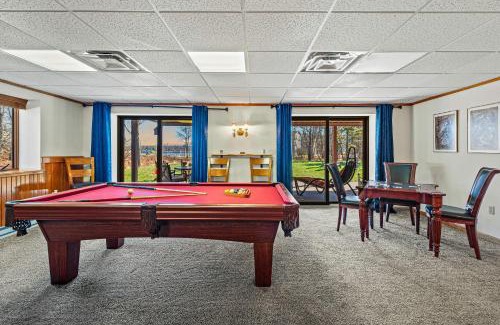 Albrightsville House | Lake View Retreat AvantStay Entertainers Home Yard Deck Game Room