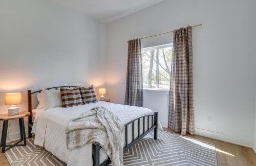 Eagle Rock House | Lake-View Retreat with Grill in Eagle Rock!