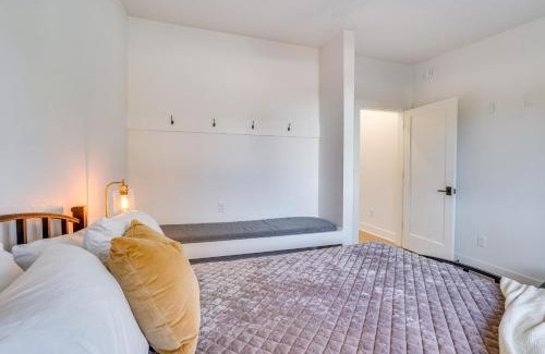 Eagle Rock House | Lake-View Retreat with Grill in Eagle Rock!