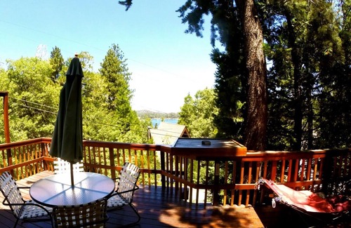 Cedar Glen Cabin | Lake View Romantic & Relaxing Cabin Getaway