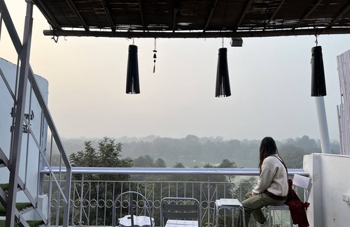 Hauz Khas Village Apartment | Lake View Studio Retreat