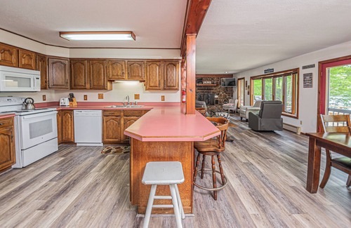 Thayerville Cabin | Lake View