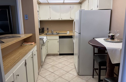Mid America Condo | Lake View with Condo Convenience